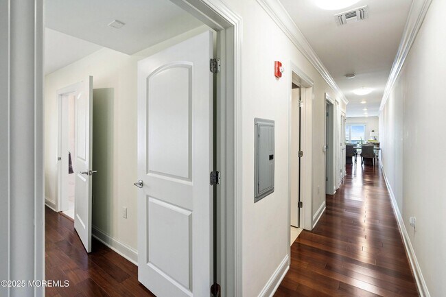 Building Photo - 807 Ocean Ave