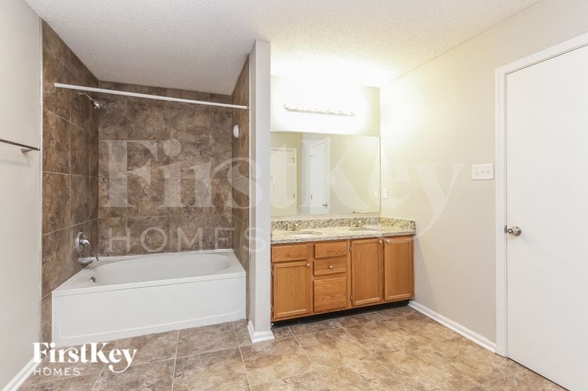 Building Photo - 5121 Flame Way