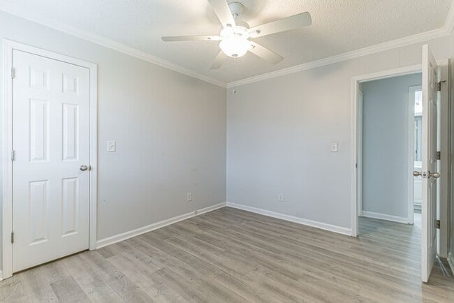 Building Photo - Ranch 3 bedroom 2 bath !