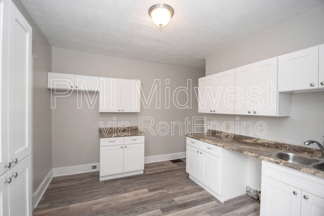 Building Photo - 1543 E Ohio St