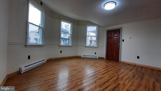 Building Photo - 203 Cloud St