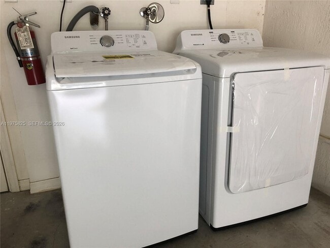 Building Photo - 3852 San Simeon Cir