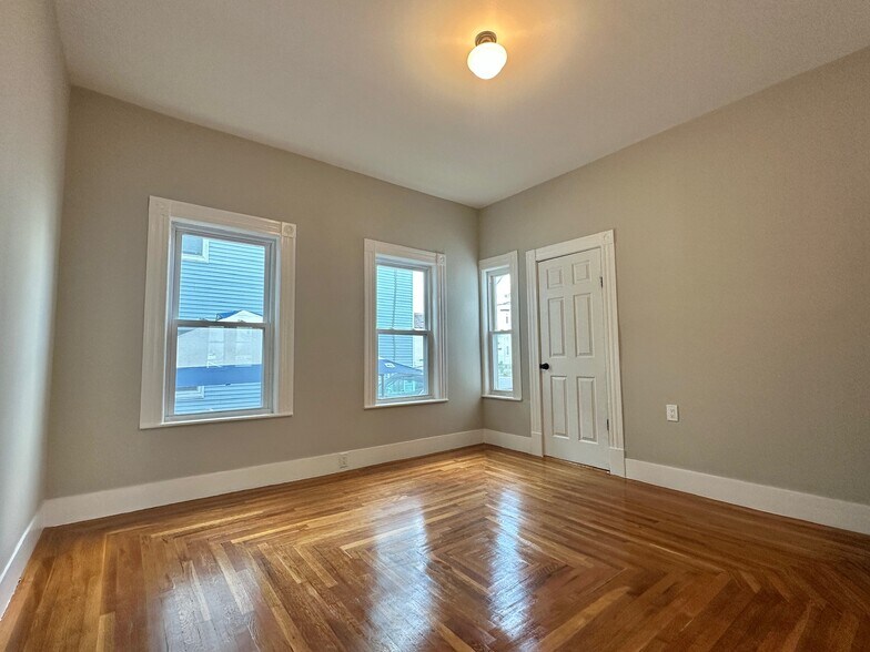 Bedroom 2 - 99 Andrews St