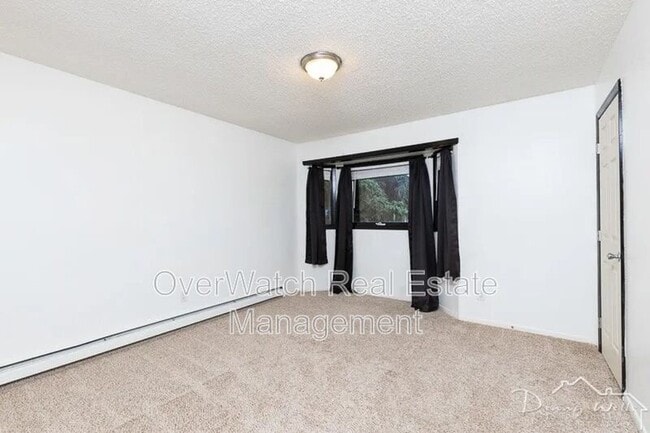 Building Photo - 627 N Klevin St