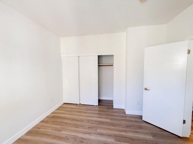 Building Photo - 2527 Baywood Way