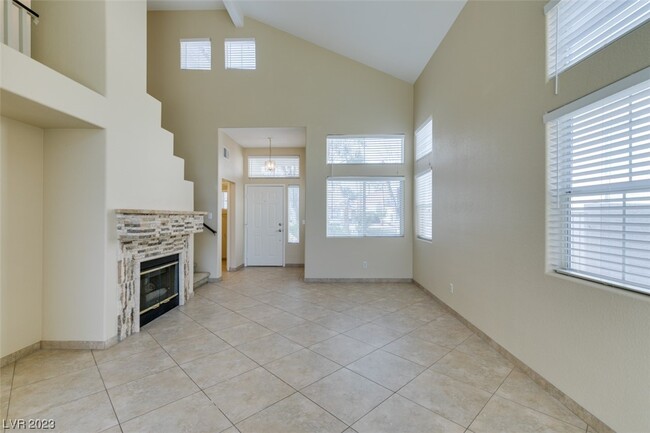 Building Photo - 2193 Eaglecloud Dr