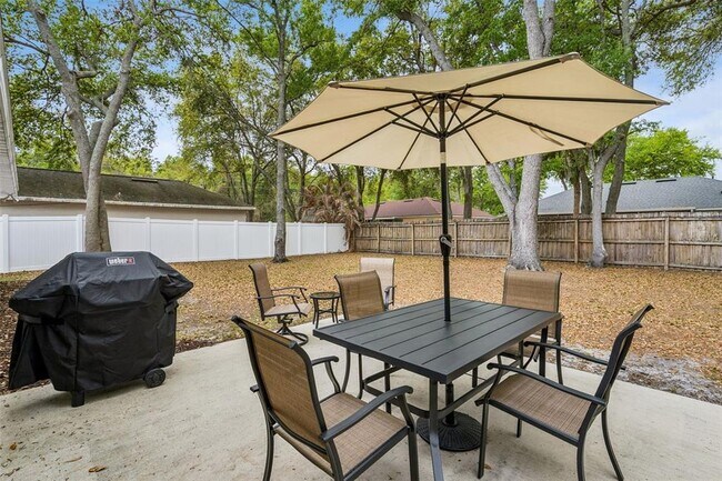 Building Photo - 165 Quail Oaks Cir