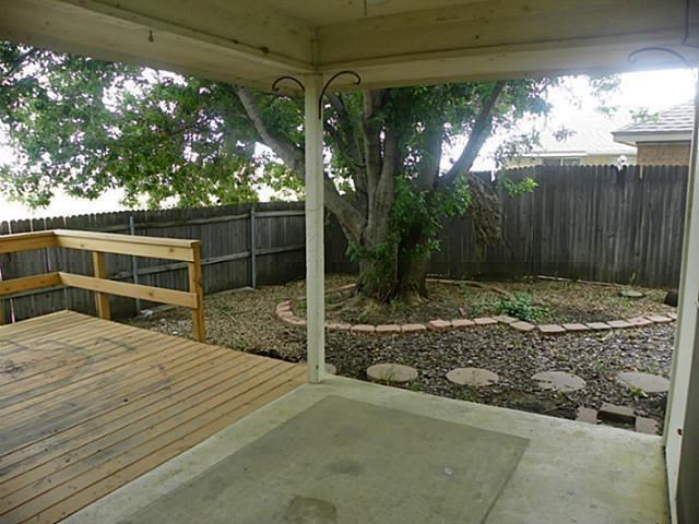 Building Photo - 944 Meadow Cir S