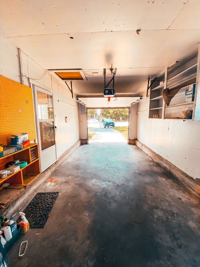 Building Photo - 3 bd/1 ba 1,272 sqft single family home