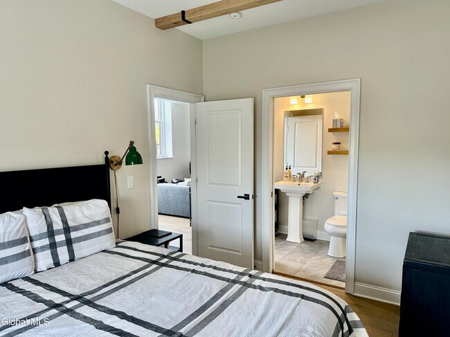 Building Photo - 77 Van Dam St