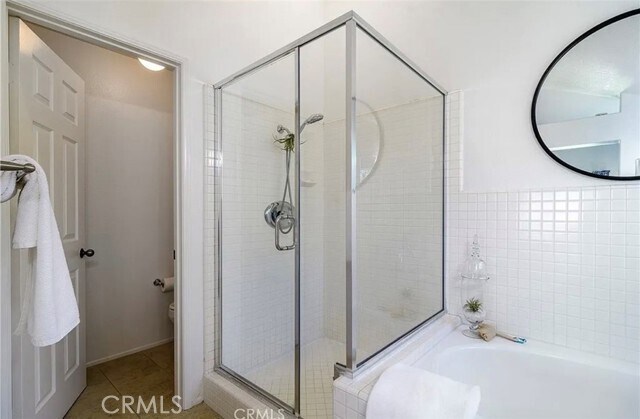 Building Photo - 5 Telliz