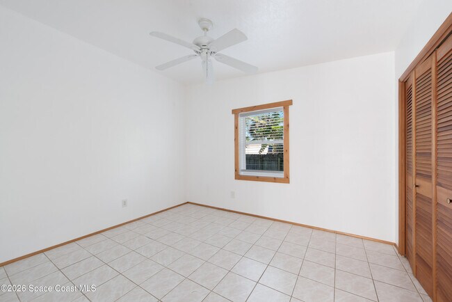 Building Photo - 206 4th Ave