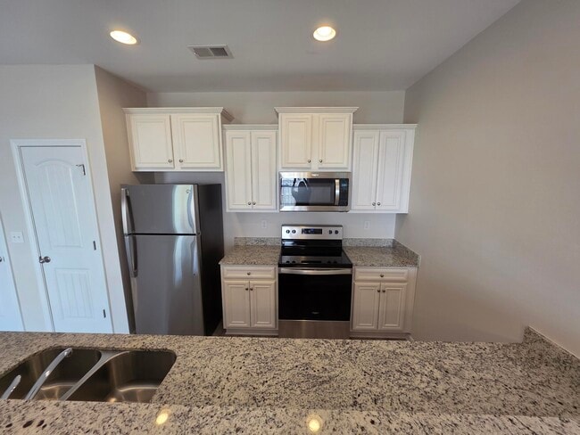 Building Photo - 2969 Old Field Rd