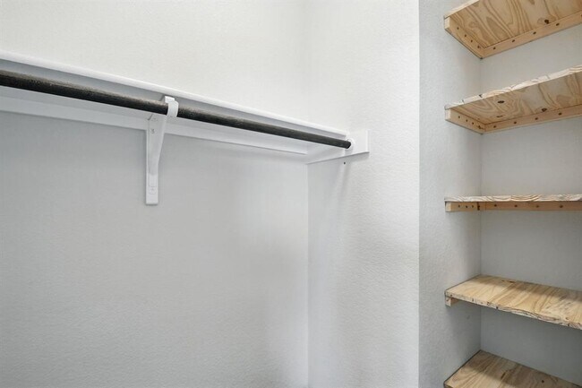 Building Photo - 410 Watercourse Wy