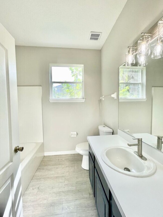 Building Photo - Gorgeous 3/2 Pool Home in Apopka's Parkside at Errol Estate!