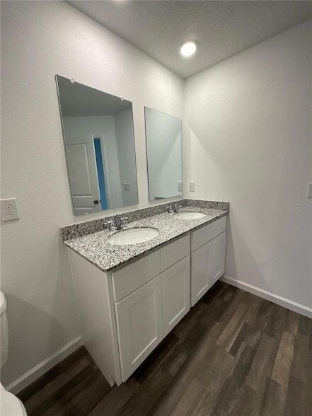 Building Photo - 7145 N Henderson Way