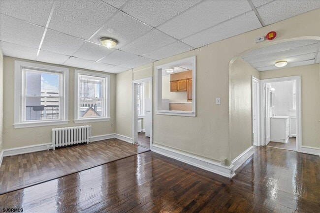 Building Photo - 2 S Hartford Ave