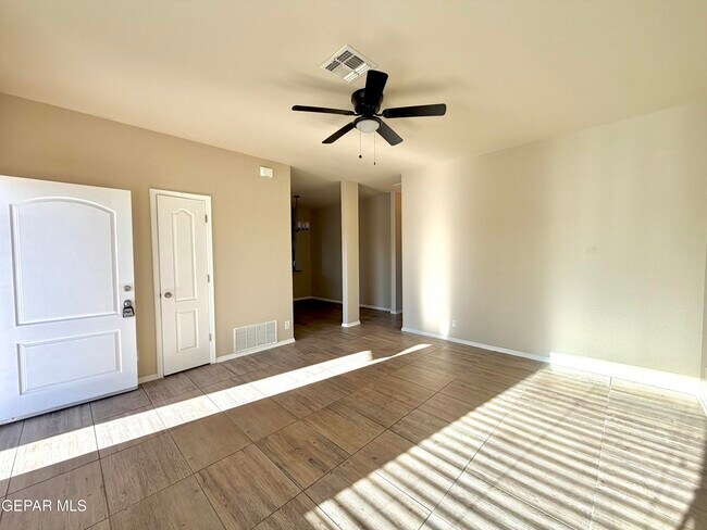 Building Photo - 11145 Eleanor Coldwell Ln