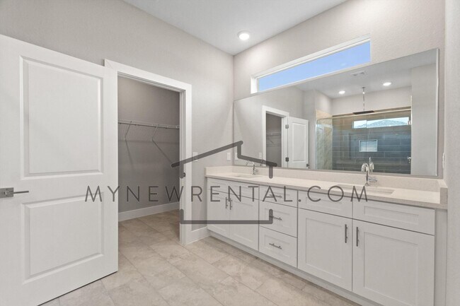 Building Photo - Deposit-Free! Modern, energy efficient hom...