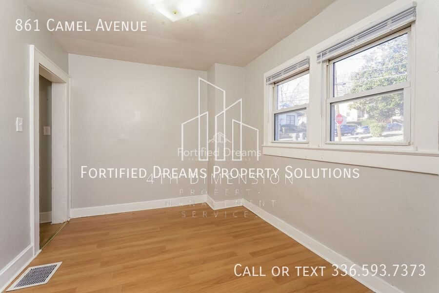 Building Photo - 861 Camel Ave