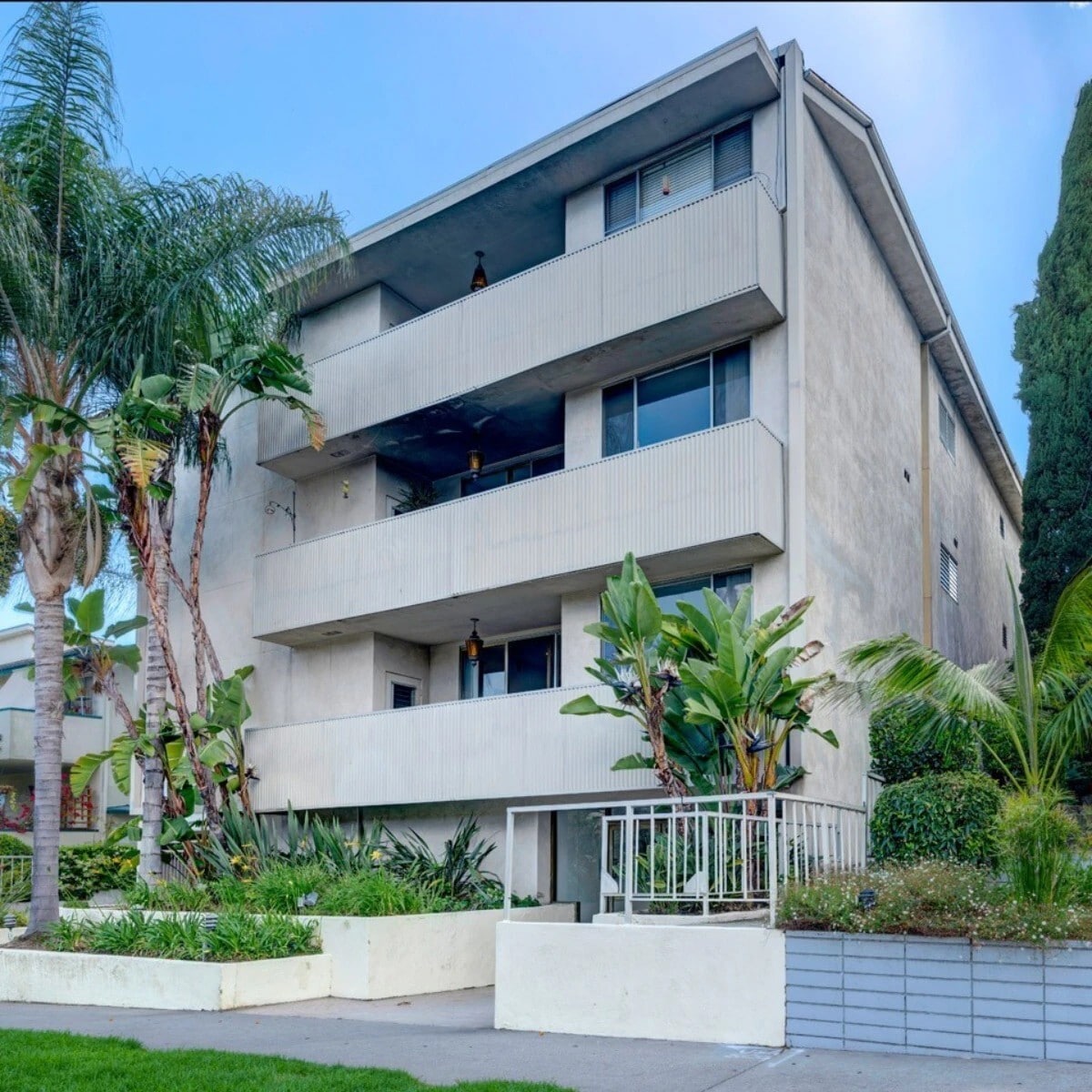 Building Photo - 1541 Hayworth Ave