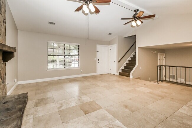 Building Photo - 978 Mainstreet Lake Dr