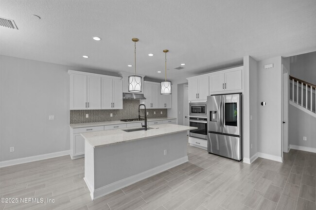 Building Photo - 27 Oak Pk Dr