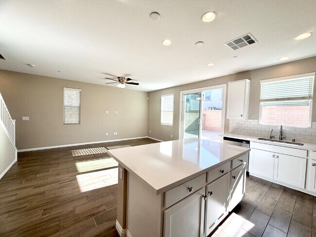 Building Photo - HIVE FALL MOVE-IN SPECIAL: NEWER 2024 BUILD | GATED COMMUNITY | SOLAR INCLUDED