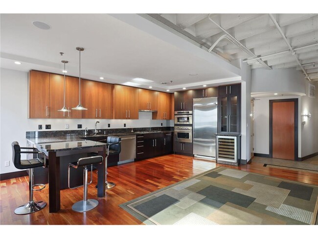 Building Photo - 601 S Marquette Ave