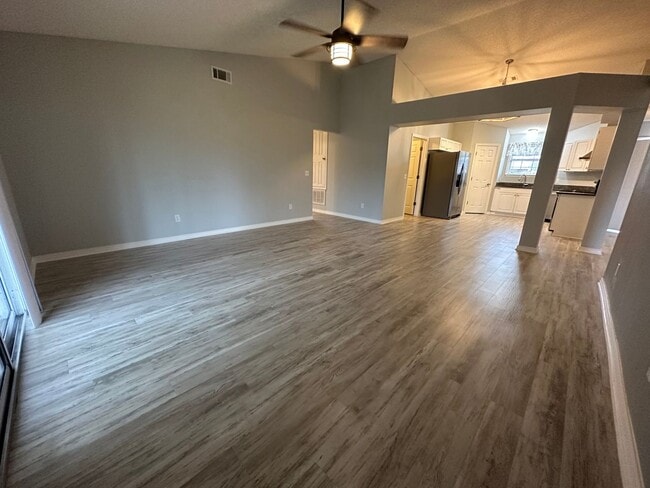 Building Photo - Adorable Home For Rent