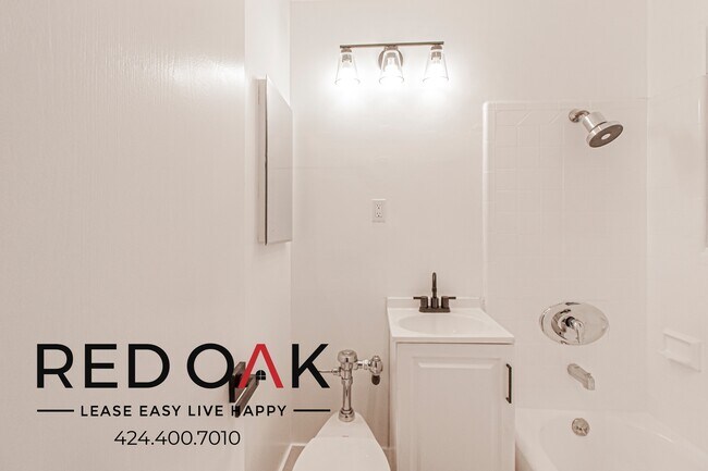 Building Photo - 901 S Ardmore Ave