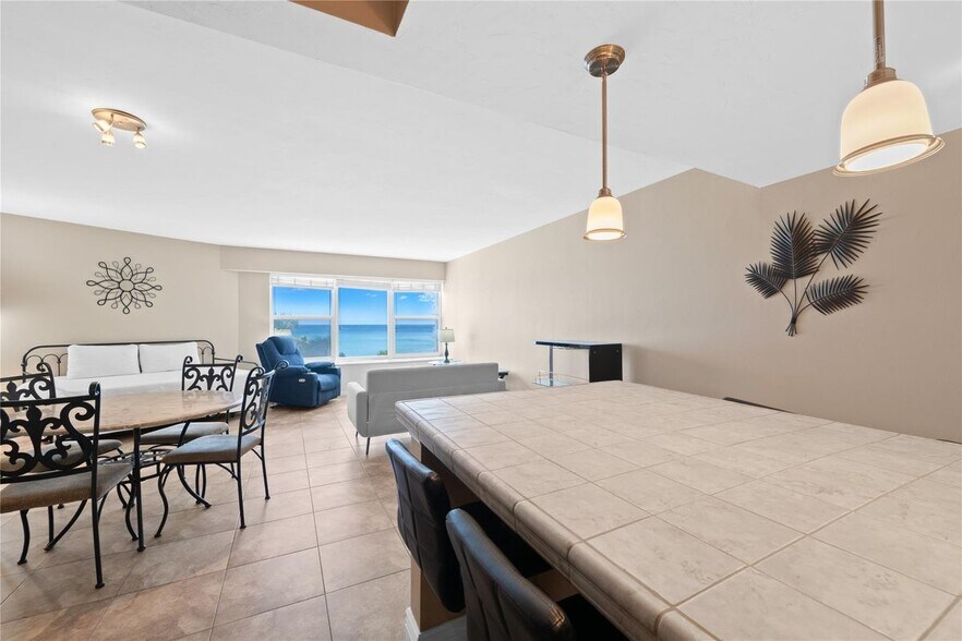 Building Photo - 3700 Galt Ocean Dr