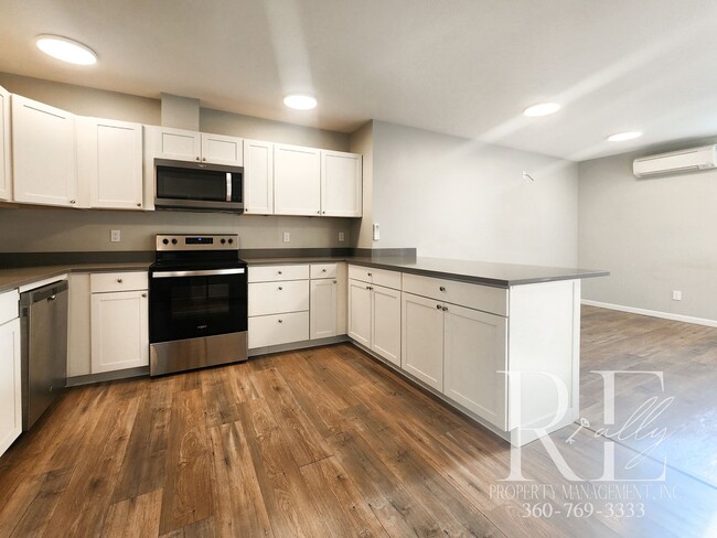 Building Photo - Quality Remodeled 2-Bed in Prime Location