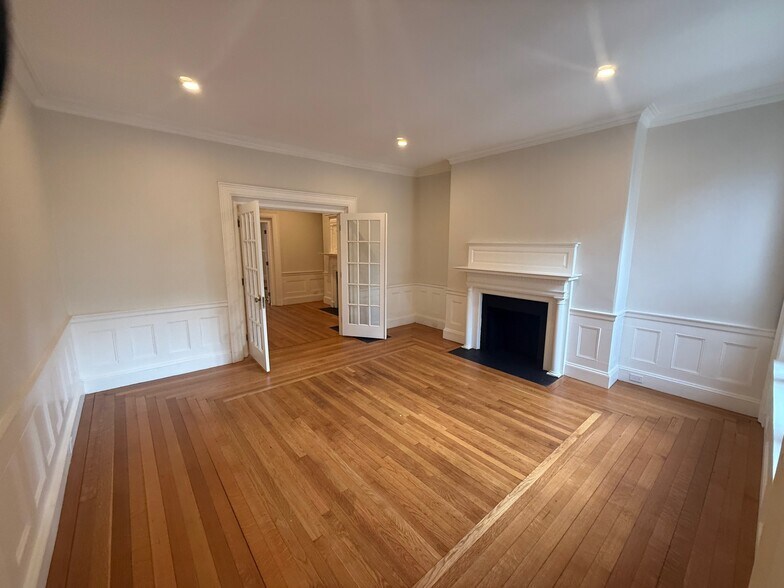 Building Photo - 1726 Beacon St
