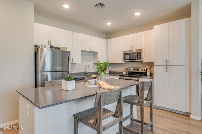 Building Photo - 16830 N 141st Ave