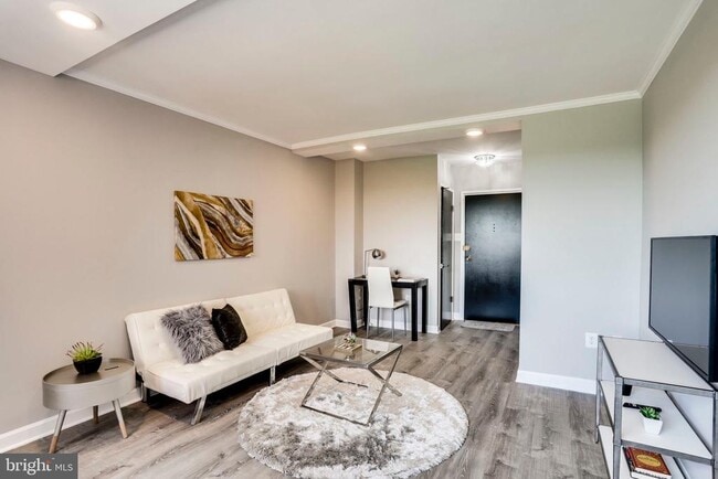 Building Photo - 1021 Arlington Blvd