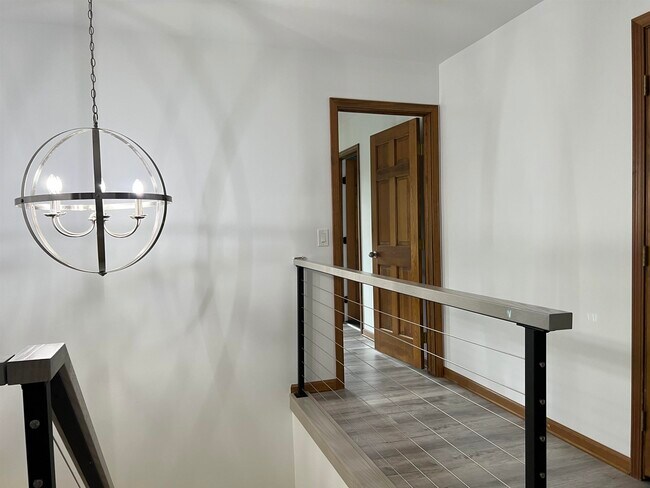 Building Photo - 4907 Pinewood Ct