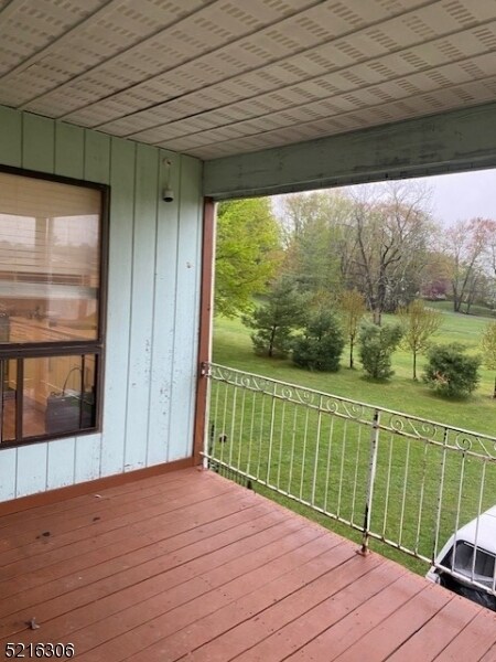 Building Photo - 310 Shore