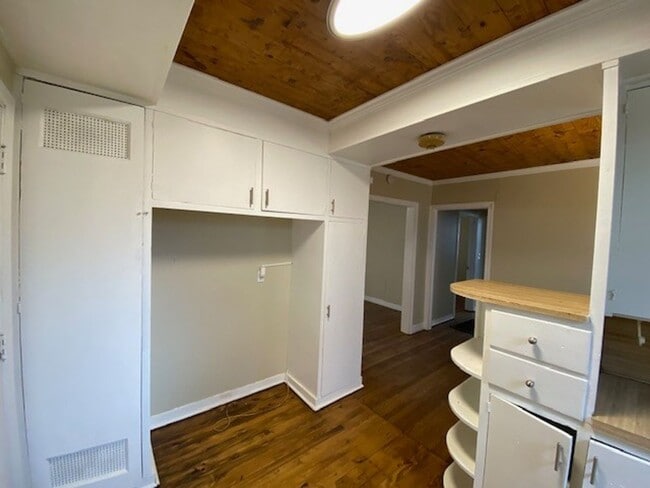 Building Photo - Newly Renovated Home in West Fondren!