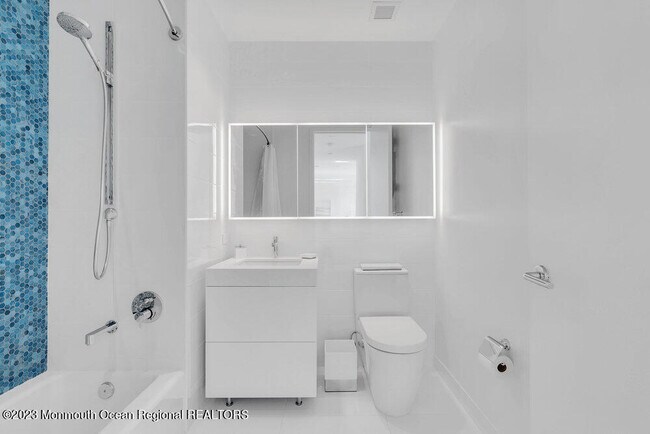 Building Photo - 1101 Ocean Ave N