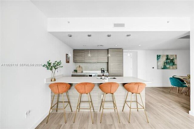 Building Photo - 1300 S Miami Ave