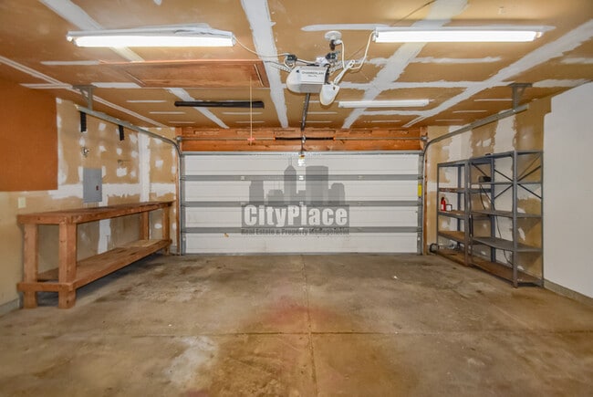 Building Photo - 3126 River Birch Dr