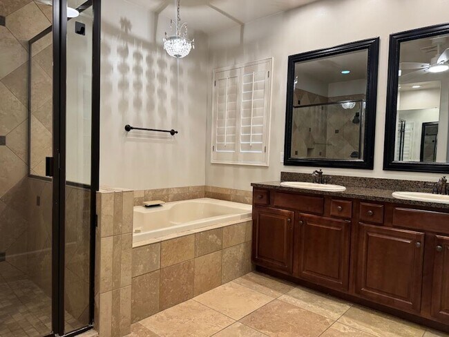 Building Photo - Resort-Style Phoenix Home with Pool, Outdo...