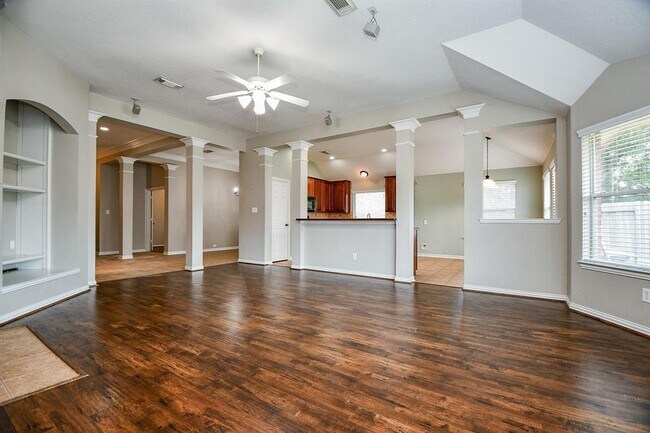 Building Photo - 2627 Old River Ln