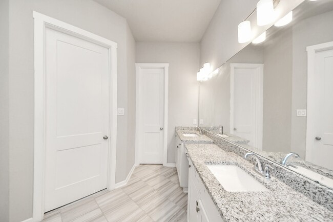 Building Photo - 24754 Levante Dr