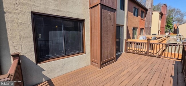 Building Photo - 5677 Phelps Luck Dr