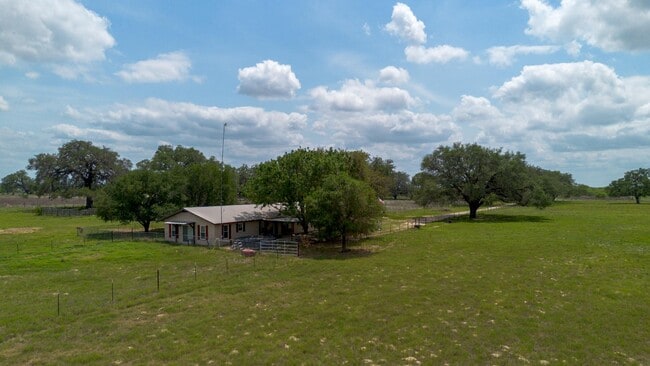 Building Photo - 865 Verdi Rd