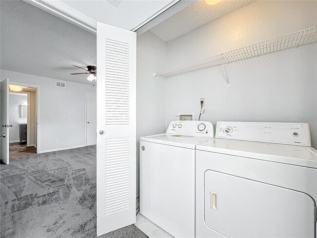 Building Photo - 4540 Commander Dr