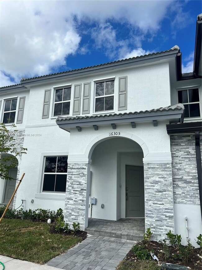 Primary Photo - Southwest 232nd Lane, Princeton, FL 33032 - 3 BR 2.5 BA Townhouse