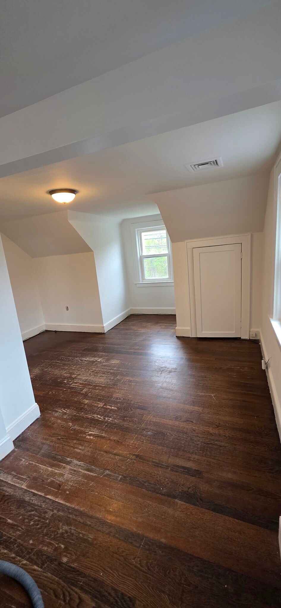 Building Photo - 75 Padanaram Rd